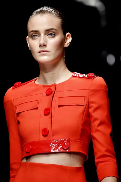 Look 60